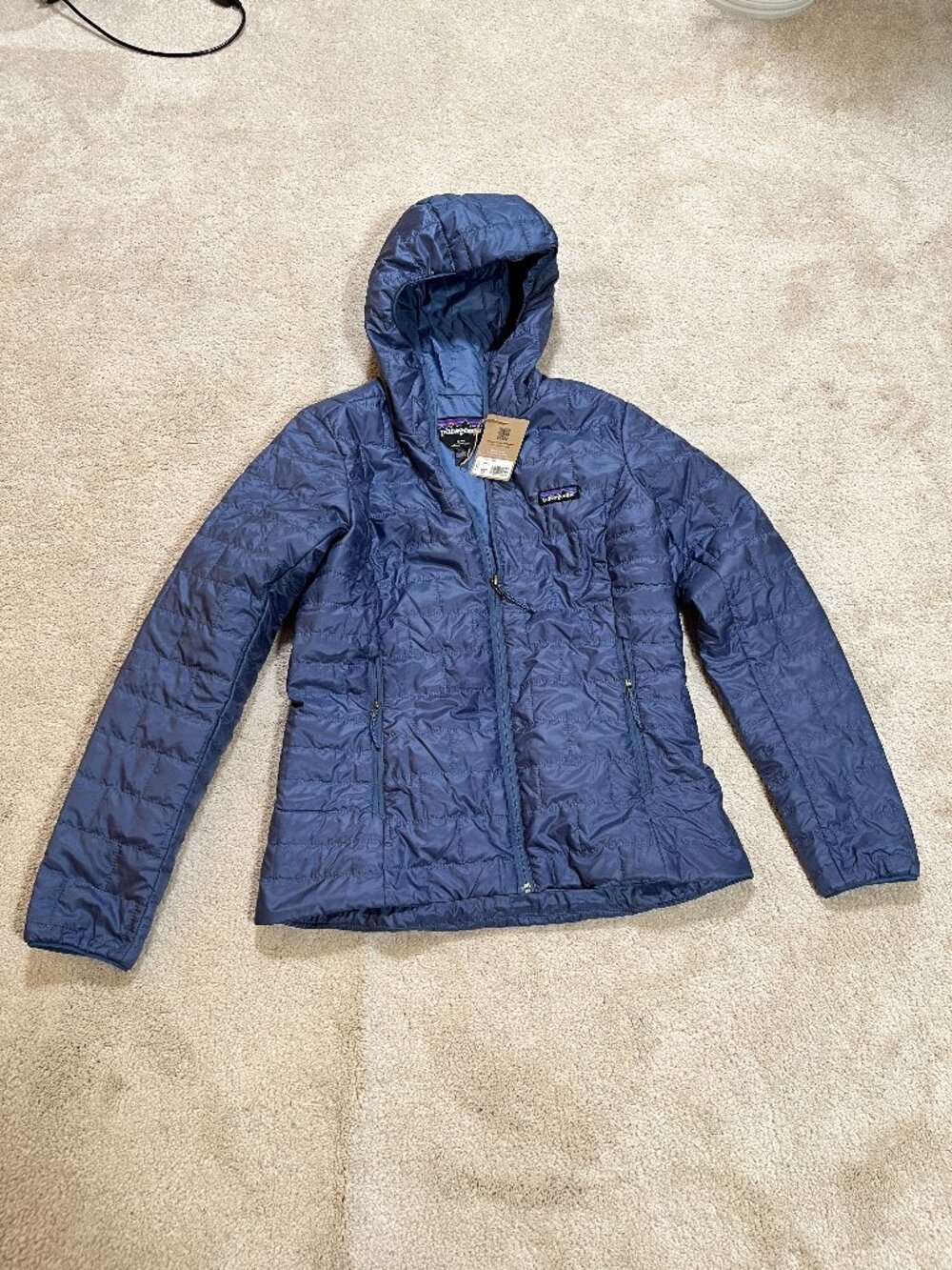 New NWT Women's Patagonia Nano Puff Hoody Jacket Small Blue 84228 MSRP $289